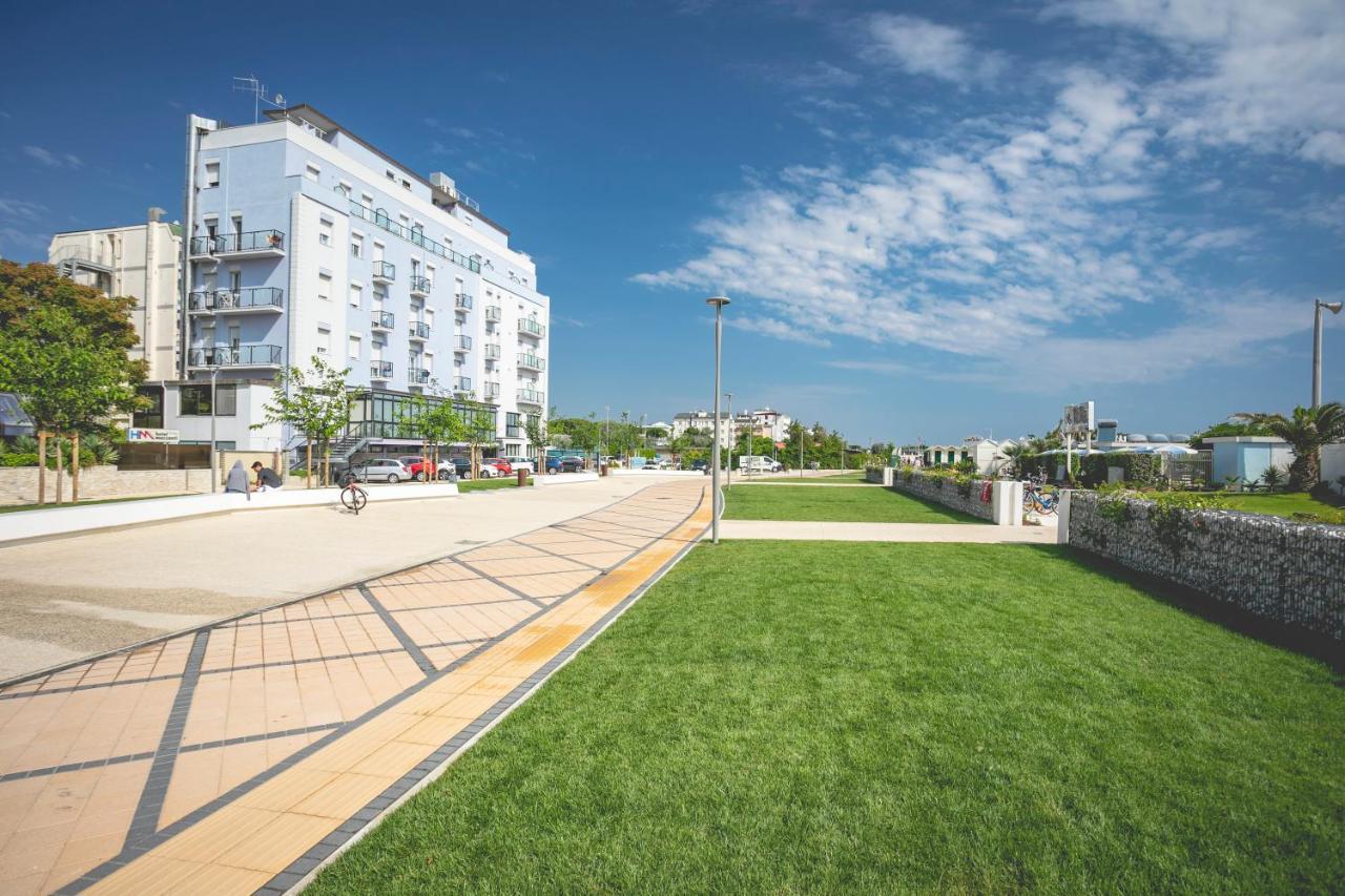 Hotel Baya - In Centro, Sul Mare Milano Marittima Eksteriør billede