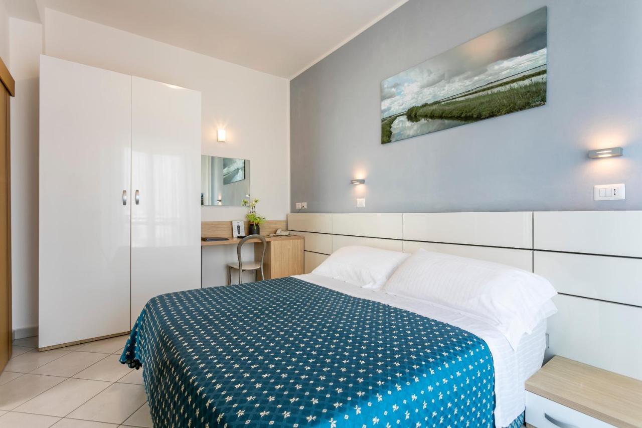 Hotel Baya - In Centro, Sul Mare Milano Marittima Eksteriør billede