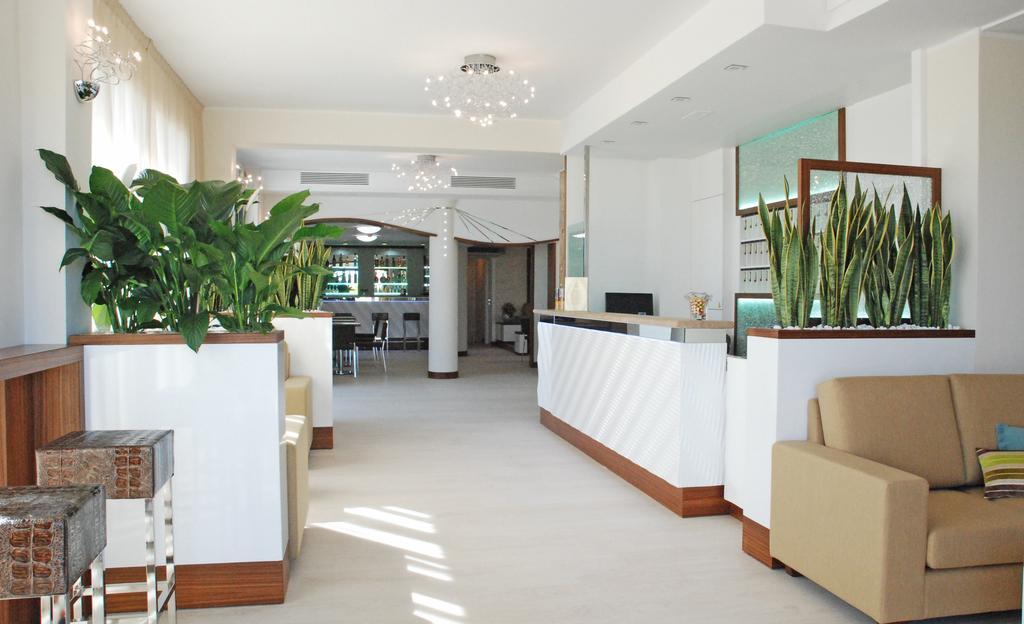 Hotel Baya - In Centro, Sul Mare Milano Marittima Eksteriør billede