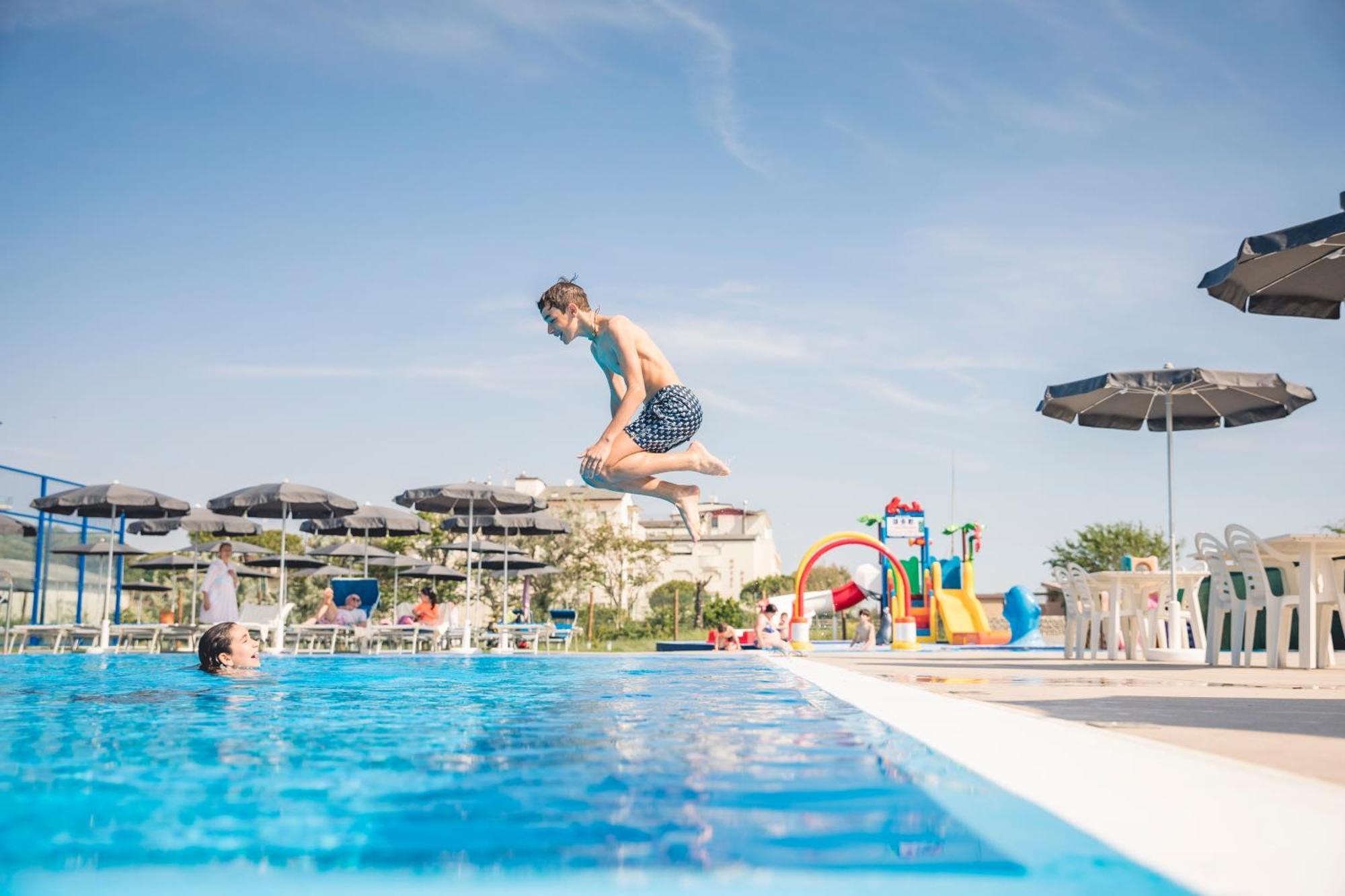 Hotel Baya - In Centro, Sul Mare Milano Marittima Eksteriør billede