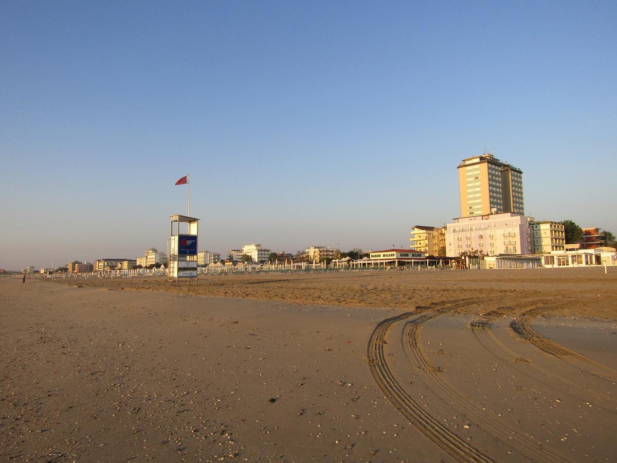 Hotel Baya - In Centro, Sul Mare Milano Marittima Eksteriør billede