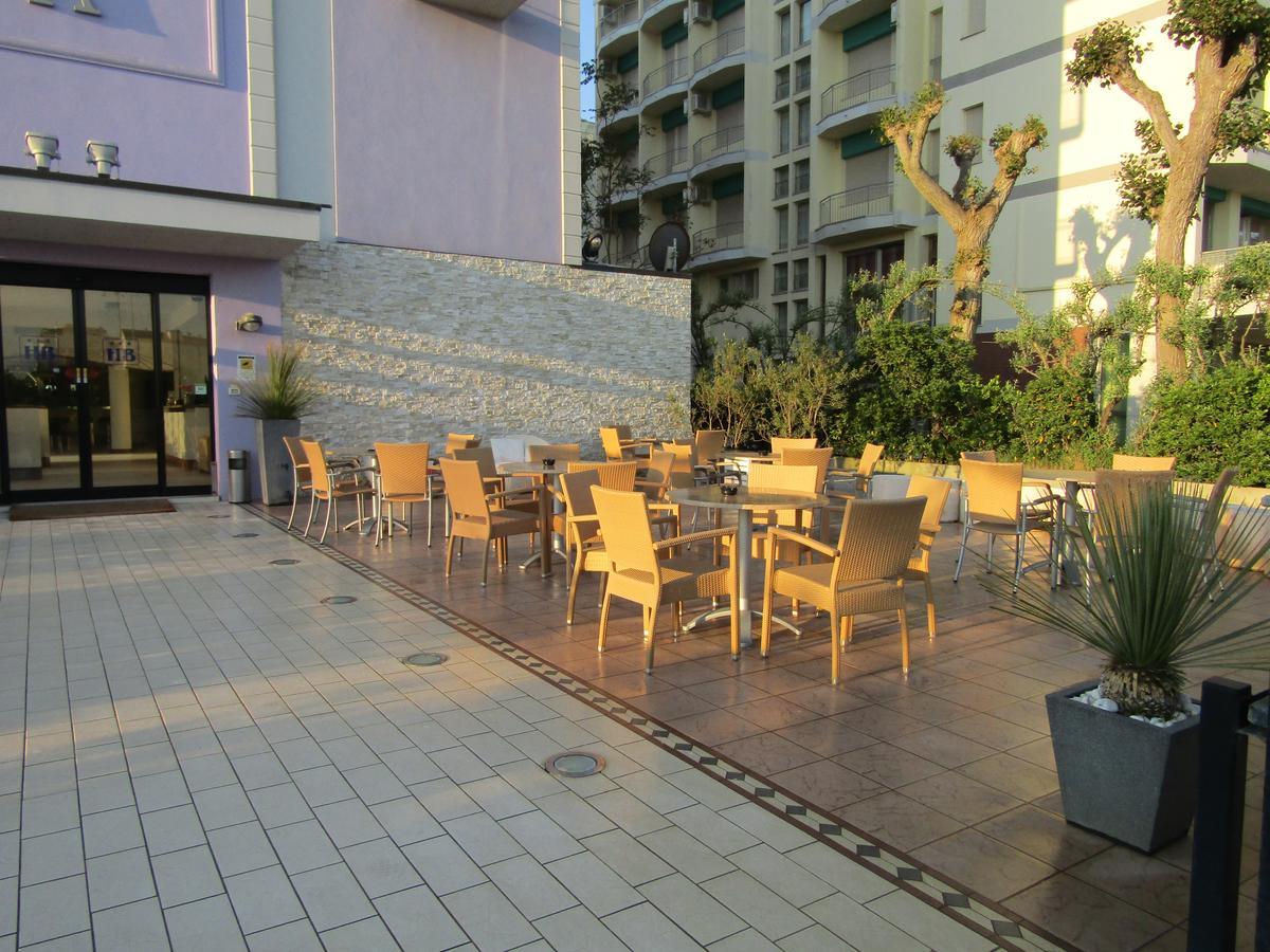 Hotel Baya - In Centro, Sul Mare Milano Marittima Eksteriør billede