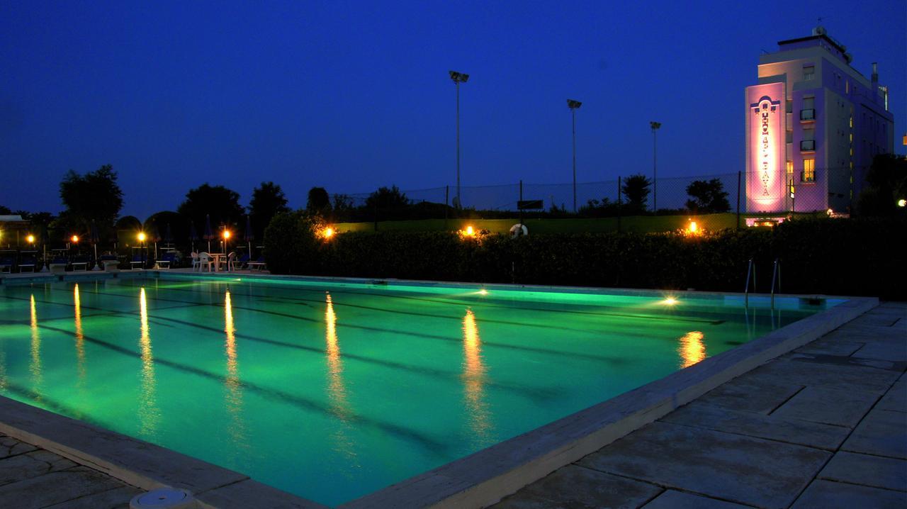 Hotel Baya - In Centro, Sul Mare Milano Marittima Eksteriør billede